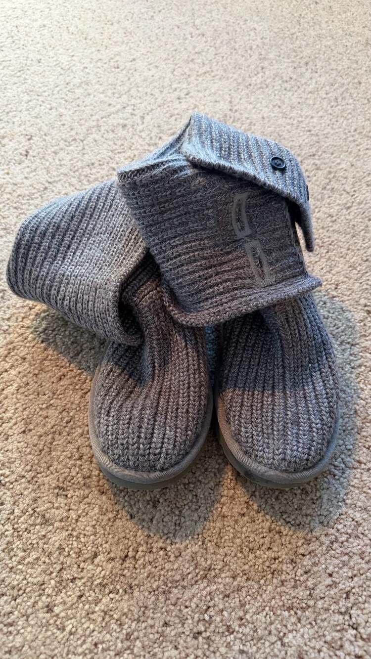 UGG Australia Classic Cardy Knit Boots in Grey